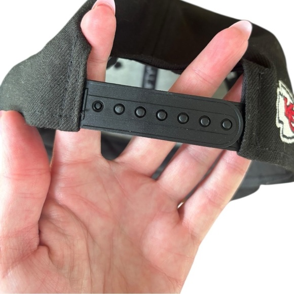 New Era Black Chiefs Hat - Picture 8 of 9